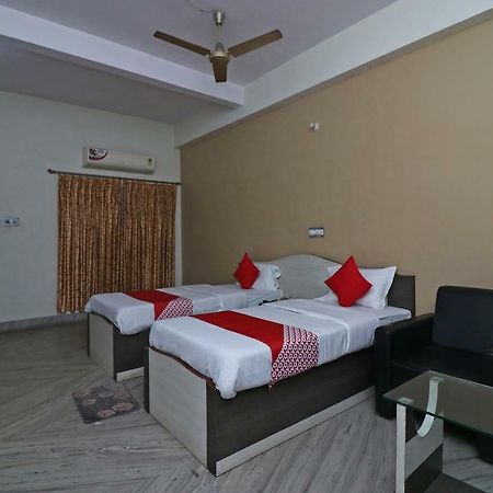 Oyo 37989 Hotel Debarshi Bānkura Eksteriør bilde