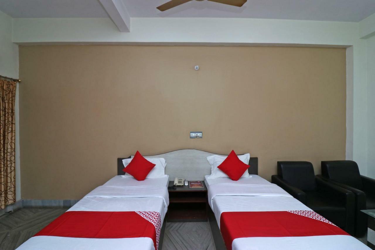 Oyo 37989 Hotel Debarshi Bānkura Eksteriør bilde