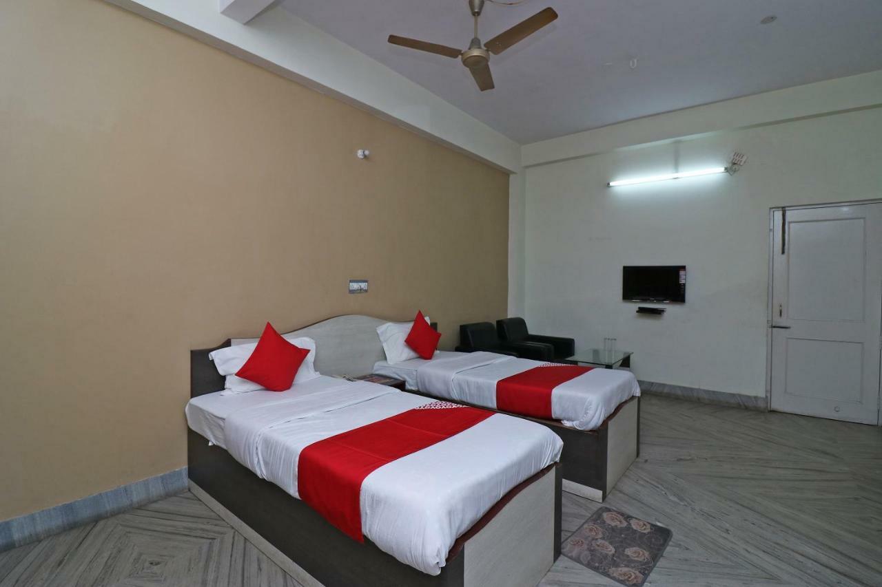 Oyo 37989 Hotel Debarshi Bānkura Eksteriør bilde