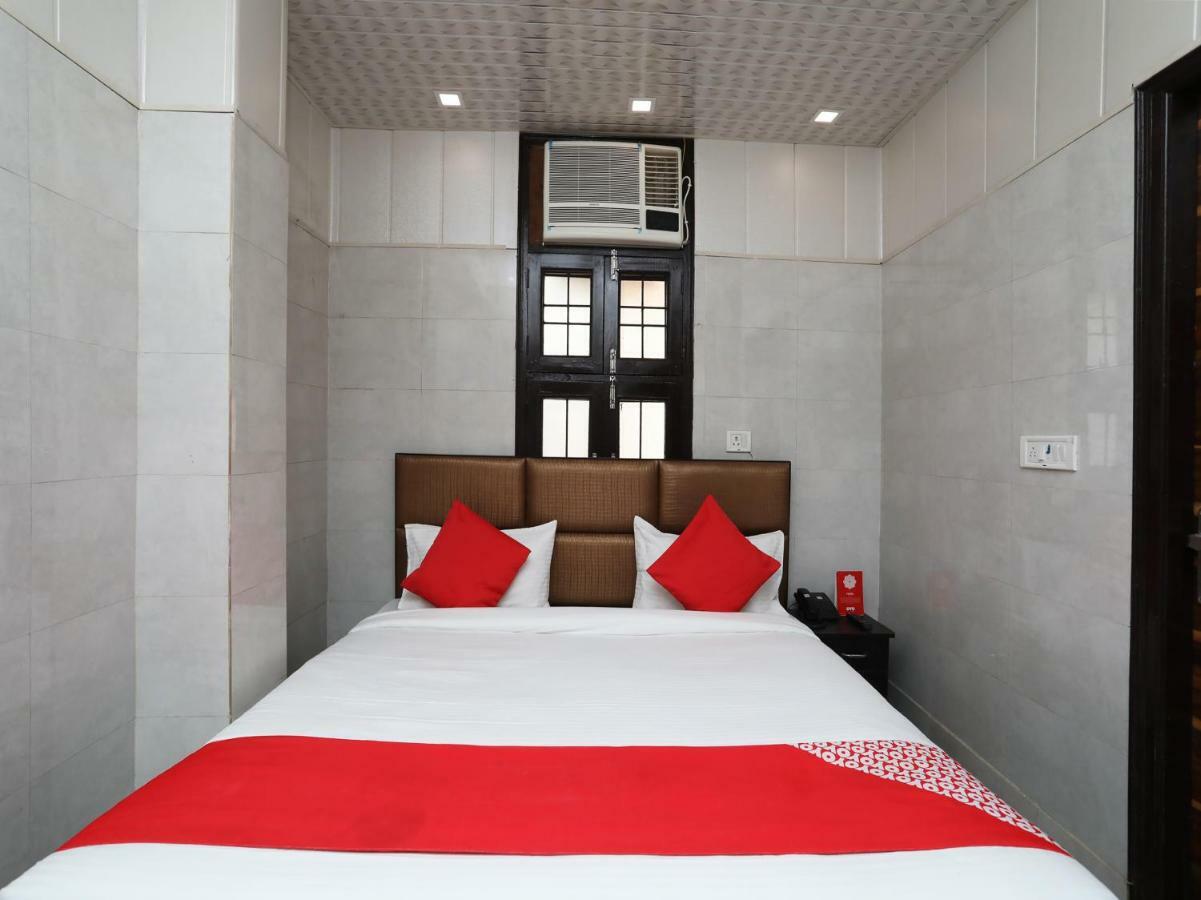 Oyo 37989 Hotel Debarshi Bānkura Eksteriør bilde